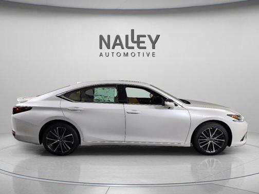 2025 Lexus ES 300h Base