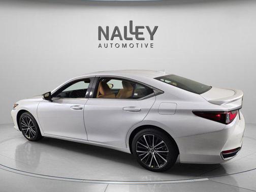2025 Lexus ES 300h Base