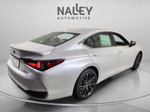 2025 Lexus ES 300h Base
