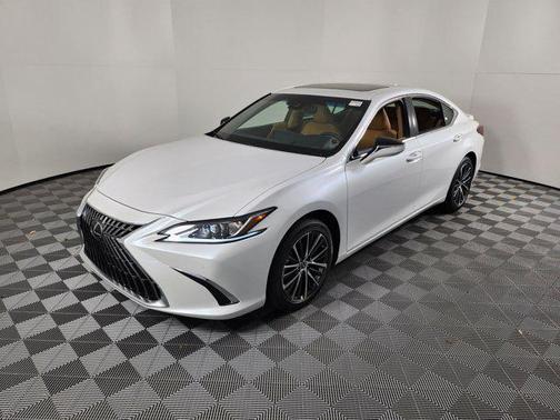 2025 Lexus ES 300h Base