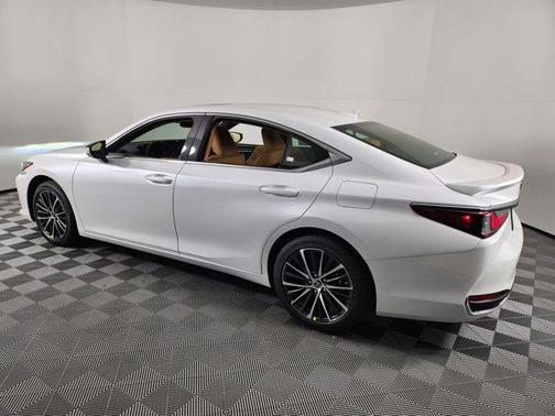 2025 Lexus ES 300h Base