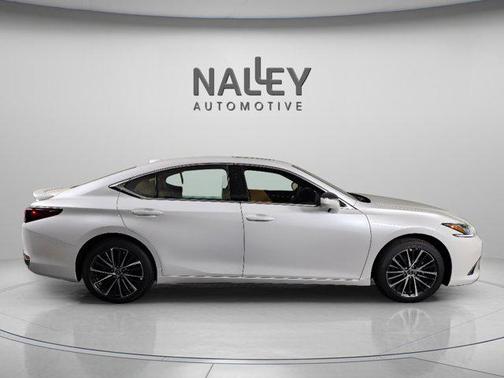 2025 Lexus ES 300h Base