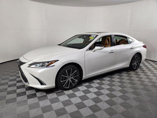 2023 Lexus ES 300h Base