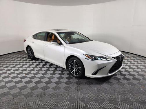 2023 Lexus ES 300h Base