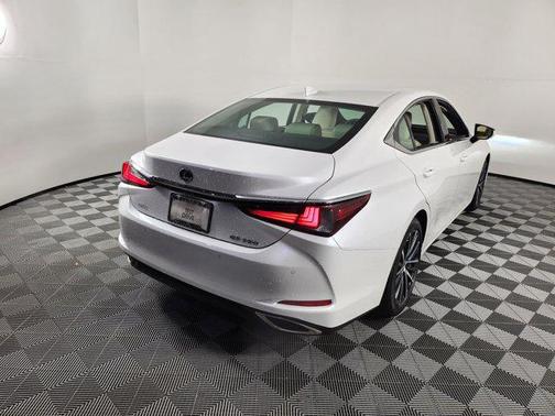 2025 Lexus ES 350 Base