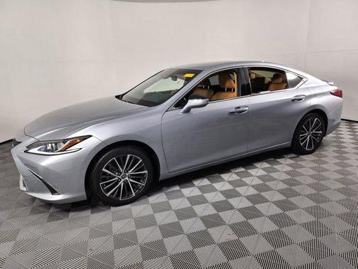 2023 Lexus ES 300h Base