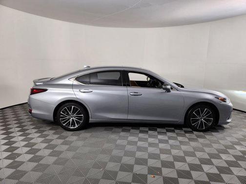 2023 Lexus ES 300h Base