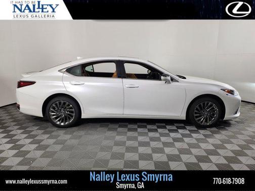 2025 Lexus ES 300h Luxury
