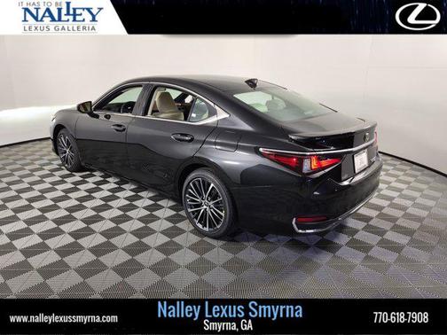 2025 Lexus ES 300h Base