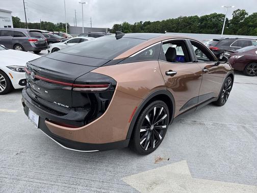 Black 2023 Toyota Crown Platinum
