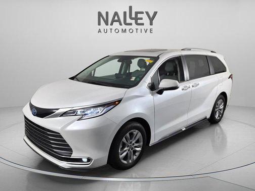 2022 Toyota Sienna Limited 7-Passenger