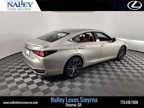2025 Lexus ES 300h Base