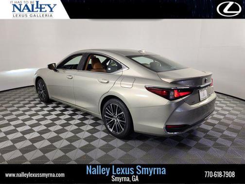 2025 Lexus ES 300h Base