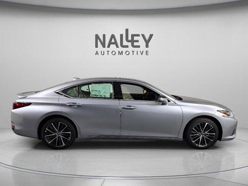 2025 Lexus ES 300h Base