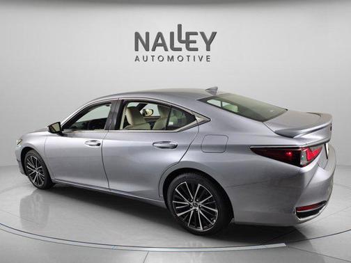 2025 Lexus ES 300h Base