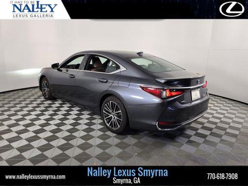 2023 Lexus ES 300h Base