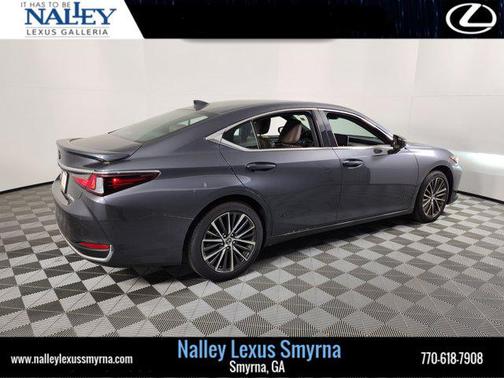 2023 Lexus ES 300h Base