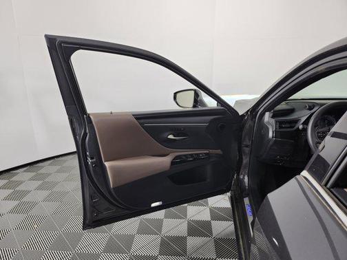 2023 Lexus ES 300h Base