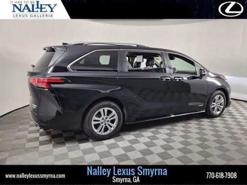 2021 Toyota Sienna Limited 7-Passenger