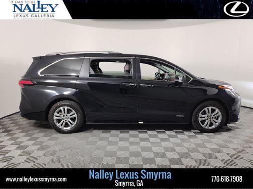 2021 Toyota Sienna Limited 7-Passenger