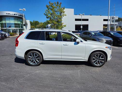 2019 Volvo XC90 T6 Momentum