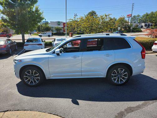 2019 Volvo XC90 T6 Momentum