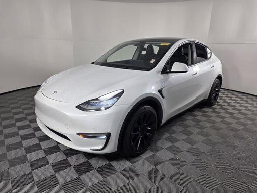 2022 Tesla Model Y Long Range Dual Motor All-Wheel Drive