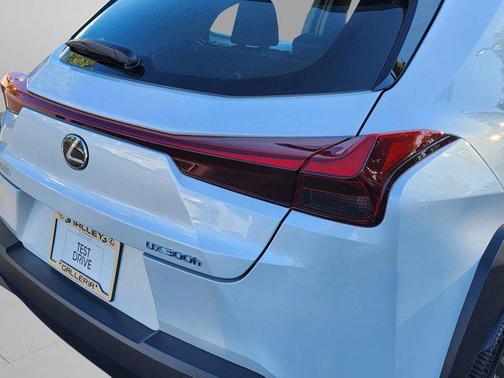 2025 Lexus UX 300h Base