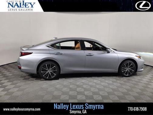 2025 Lexus ES 300h Base