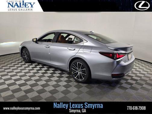 2025 Lexus ES 300h Base