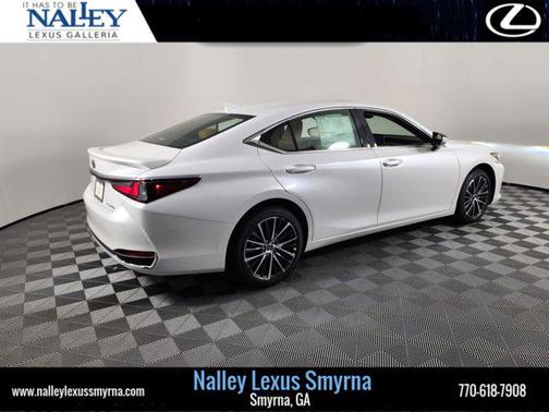 2025 Lexus ES 300h Base