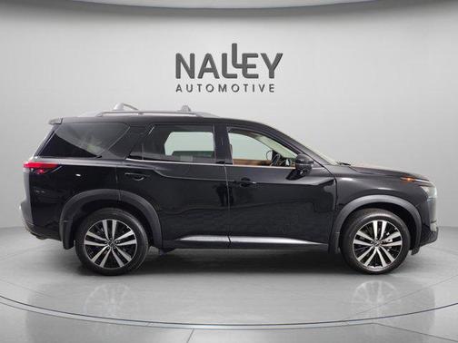 2025 Nissan Pathfinder Platinum 4WD