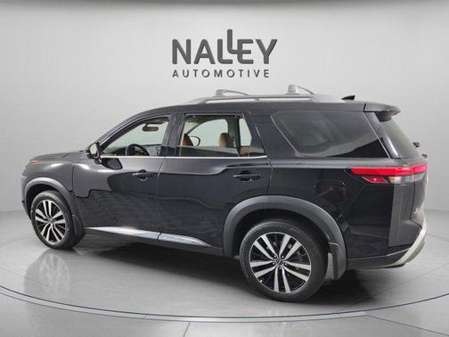 2025 Nissan Pathfinder Platinum 4WD
