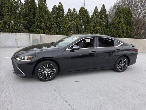 Caviar 2023 Lexus ES 300h Base