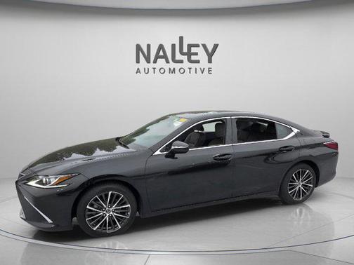 2023 Lexus ES 300h Base