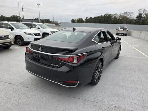 Caviar 2023 Lexus ES 300h Base