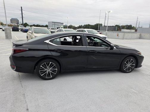 Caviar 2023 Lexus ES 300h Base