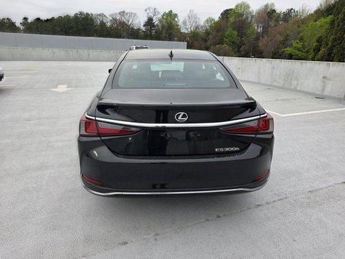 Caviar 2023 Lexus ES 300h Base