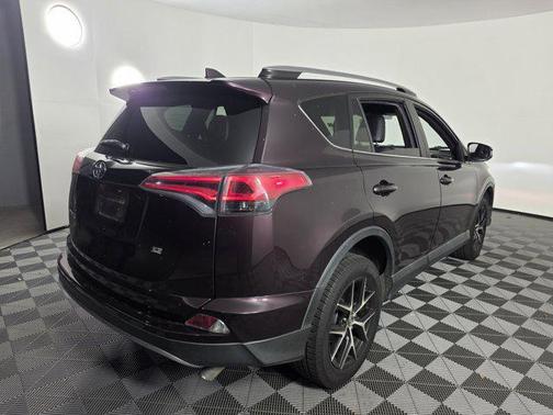 2018 Toyota RAV4 SE