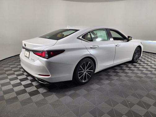 2025 Lexus ES 350 Base