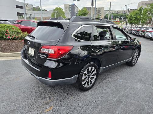 Crystal Black Silica 2017 Subaru Outback 3.6R Limited