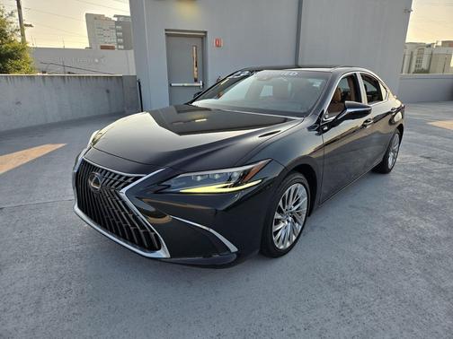 Caviar 2023 Lexus ES 300h Ultra Luxury