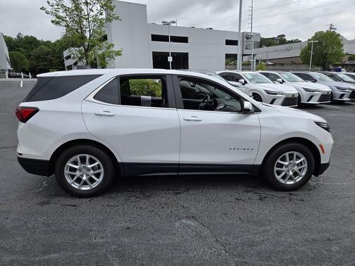 Iridescent Pearl Tricoat 2022 Chevrolet Equinox 1LT