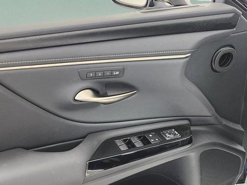2023 Lexus ES 350 Base