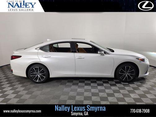 2025 Lexus ES 300h Base
