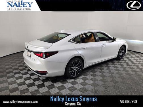 2025 Lexus ES 300h Base