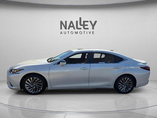 2022 Lexus ES 300h Ultra Luxury