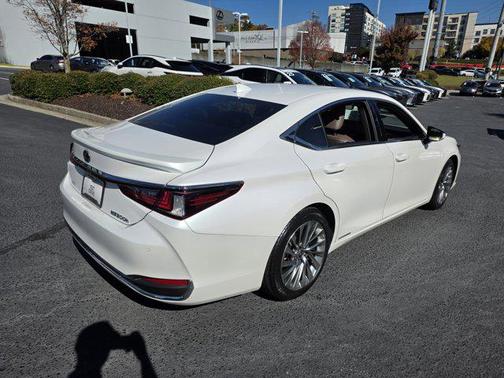 2022 Lexus ES 300h Ultra Luxury