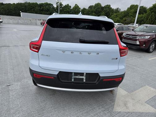 Cloud Blue 2025 Volvo XC40 B5 Ultra Bright Theme