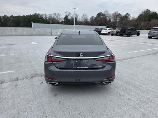 2022 Lexus ES 350 Base